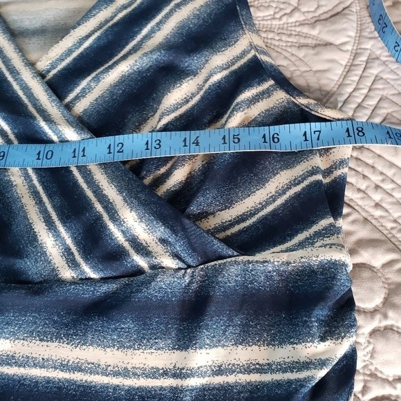 French Laundry Ombre Shades of Blue Razor Back Handkerchief Hem Size XL - Picture 9 of 13